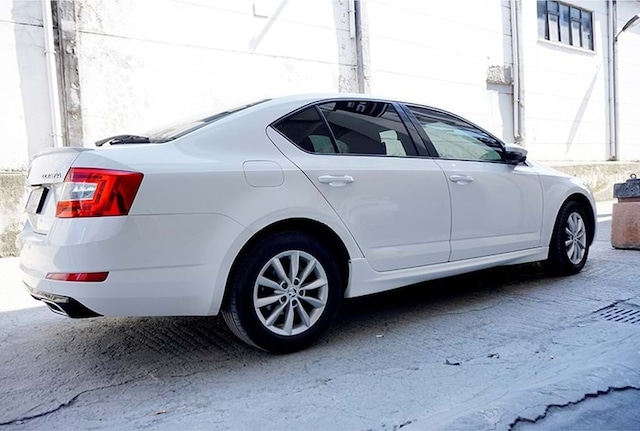 Skoda Octavia 3 Makyajlı Rs Marşpiyel Seti Mat Siyah 2017 -2020