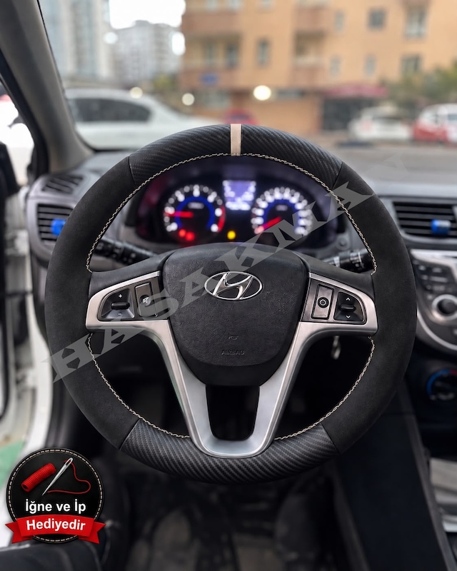 Hyundai Accent Blue Dikme Direksiyon Kılıfı Alcantara Süet Mat Karbon Bej Yüzük Ve Dikiş 2011-2019