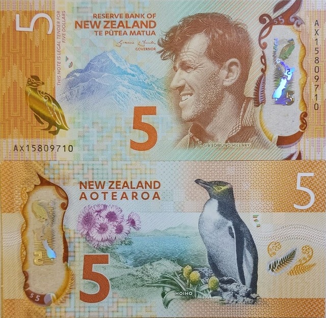 Yeni Zelanda 5 Dolar 2015 Everest'e Çıkan İlk İnsan Edmund Hıllary Ve Hoıho Pengueni Temalı. Polymer Çil.