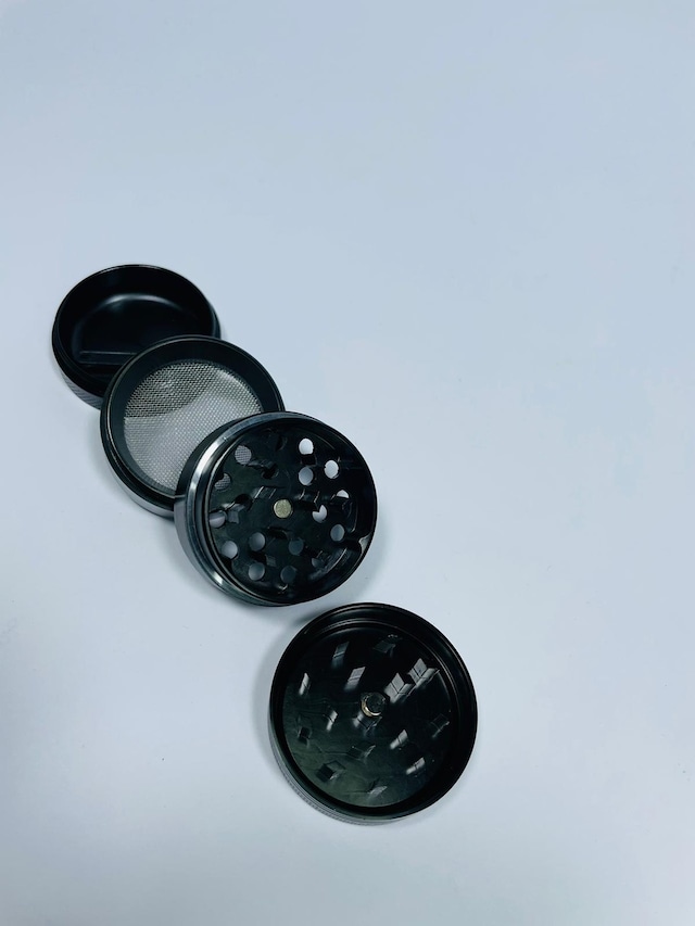 Çelik TutunÖğütücü 4Kademeli Paslanmaz Grinder SiyahRenk//40mm