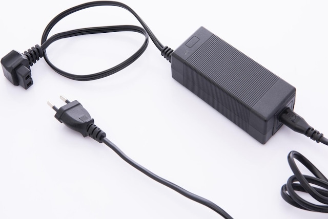 U-Frigo Oto Buzdolabı Adaptörü 220volt/12v 5A Dönüştürücü 60watt