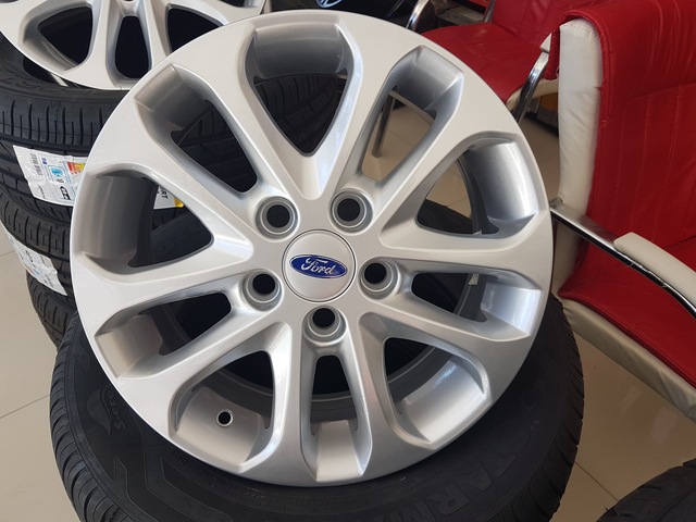 Ford Focus Connet Jant Takimi 5x108 15 Inc Fiyatlari Ve Ozellikleri
