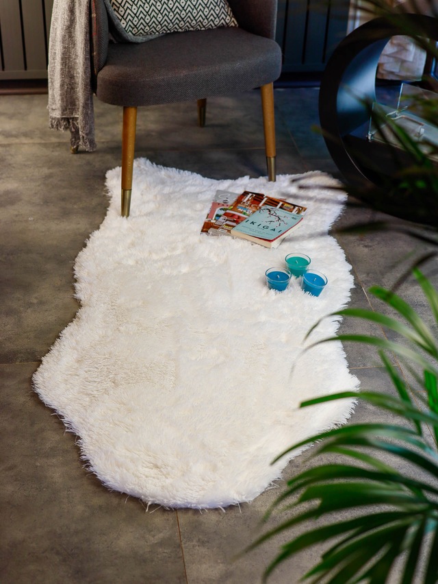 beyaz shaggy hali pelus hali suni deri kaymaz taban fiyatlari ve ozellikleri