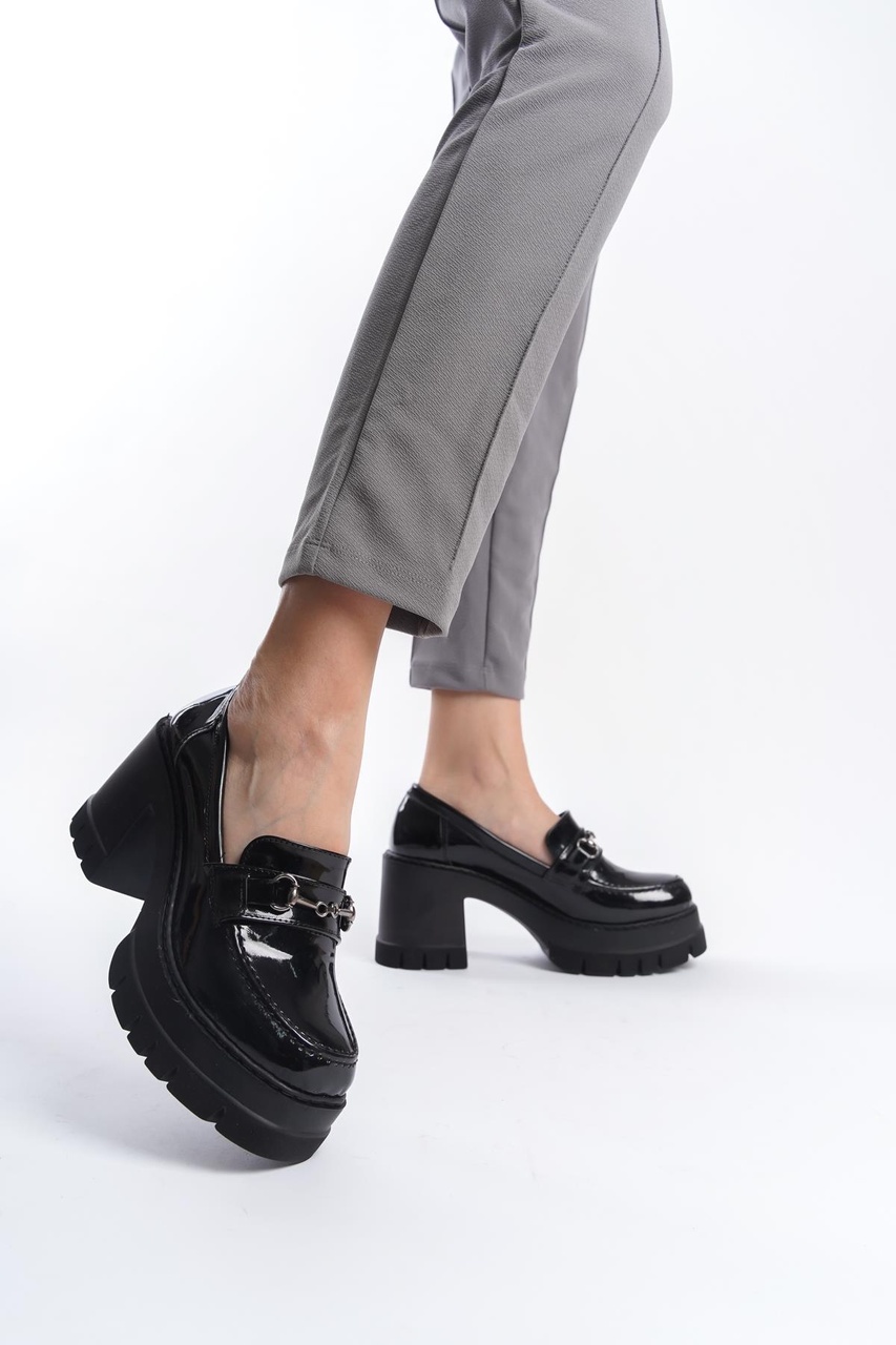 Kadın Guzi İnce Tokalı 8 CM Topuklu Platformlu Ayakkabı-Siyah Rugan1