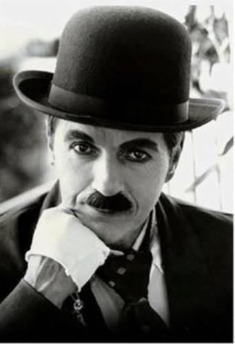 Charlie Chaplin Melon Şapka Bıyık ve Eldiven