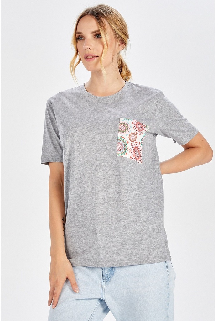Peraluna Cebi Desenli Düz Kesim Açık Gri Pamuklu Kadın T-Shirt Gri