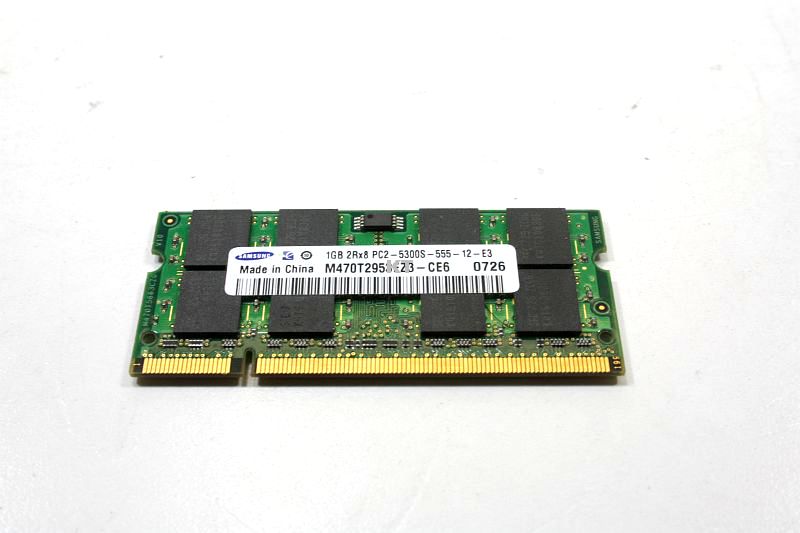 SAMSUNG NOTEBOOK RAM 1 GB 2RX8 PC2 5300S