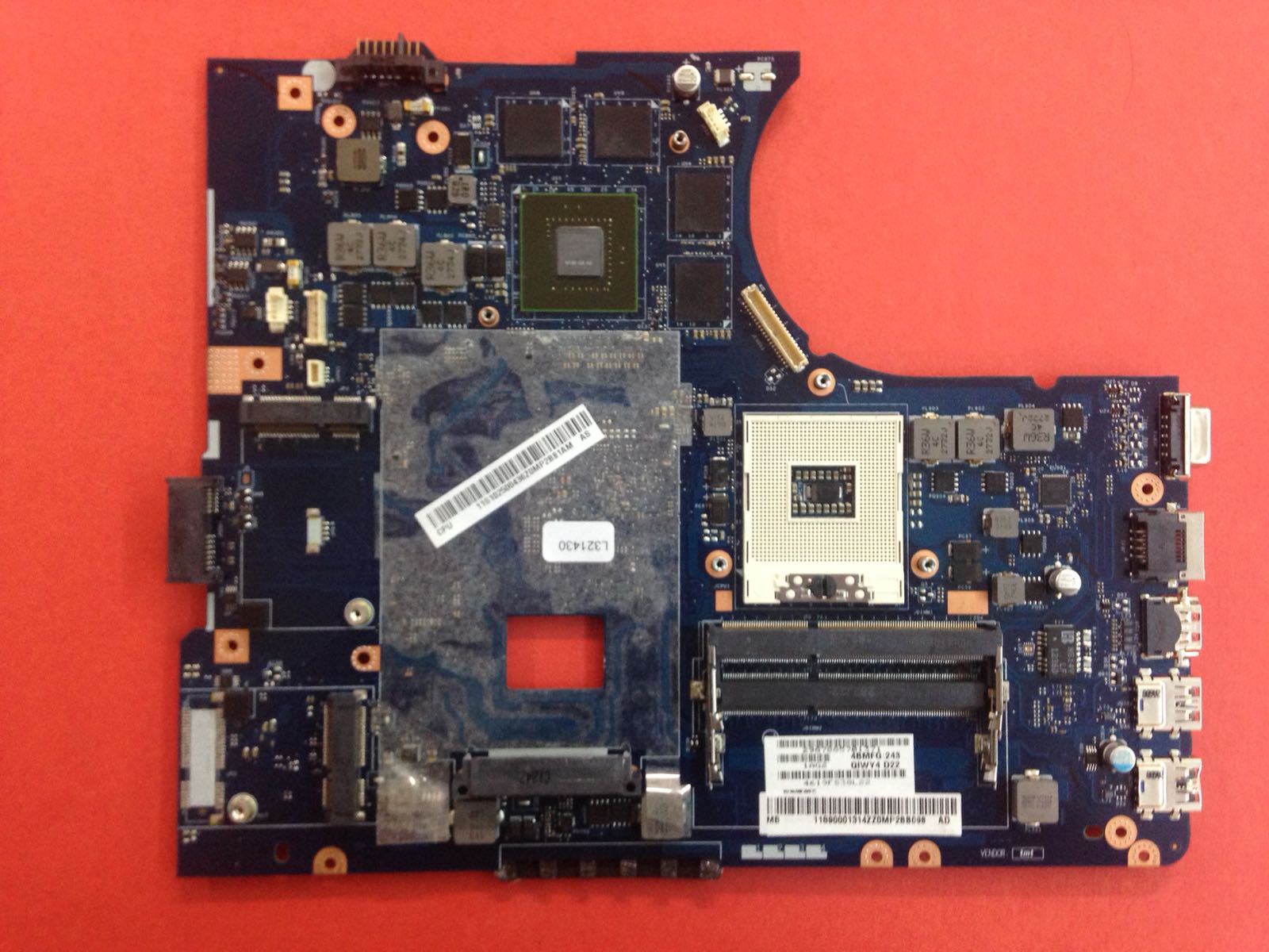 Lenovo Y580 LA-8002P 2 GB Ekran Kartlı (refurbished) Anakart
