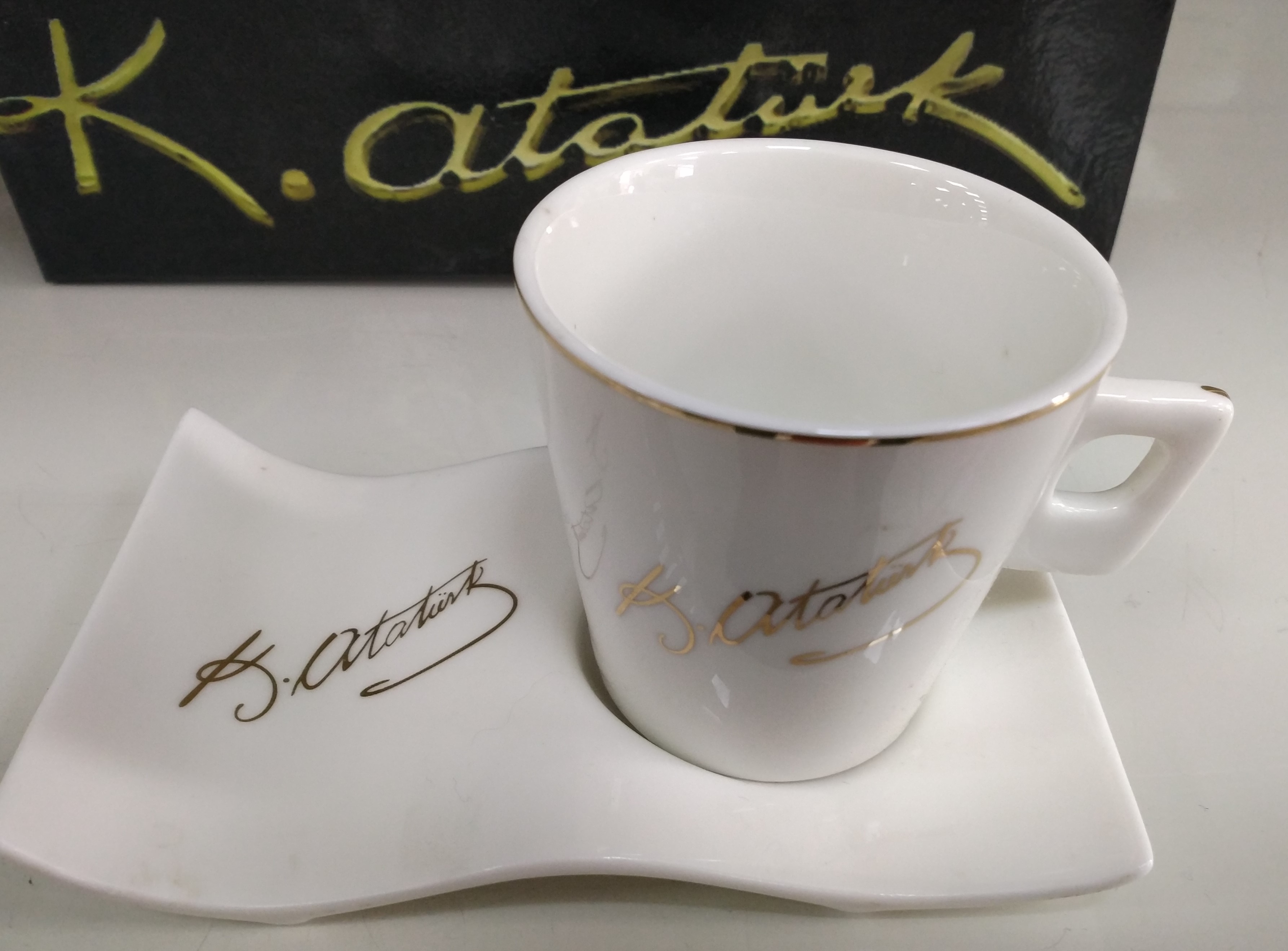 Atatürk'lü Kahve Fincanı