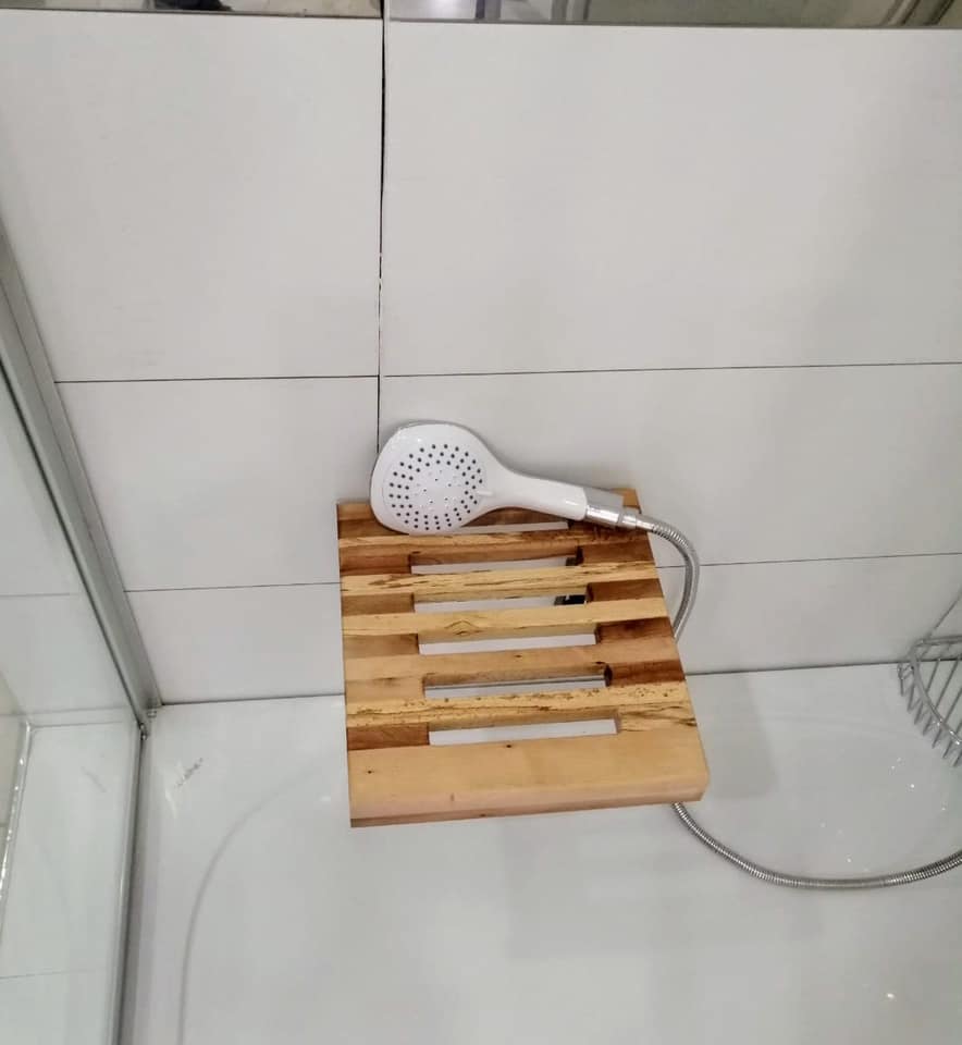 Banyo Oturagi Duvara Monteli Banyo Oturagi Duvara Monteli