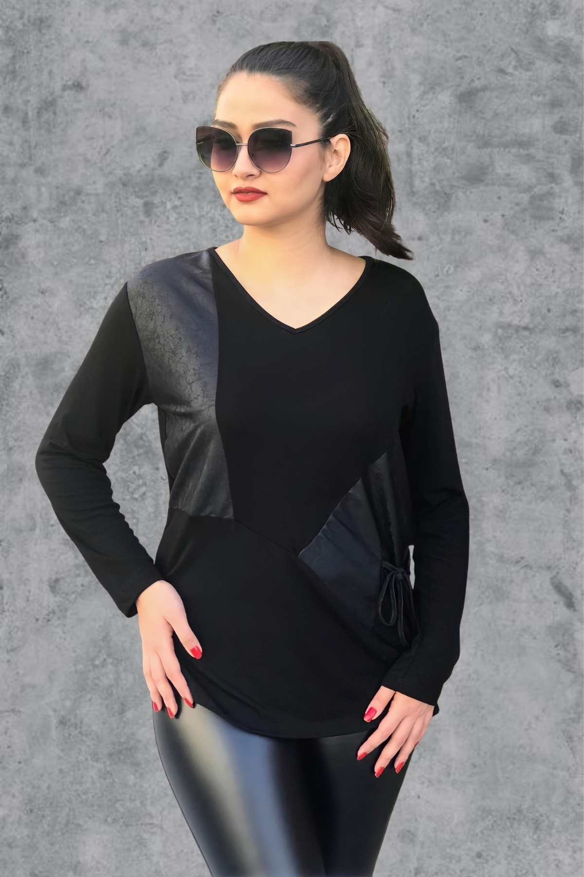 Aytemas Siyah Kadın Cebi Bağcıklı Deri Detaylı Bluz AYT21TR40 -
