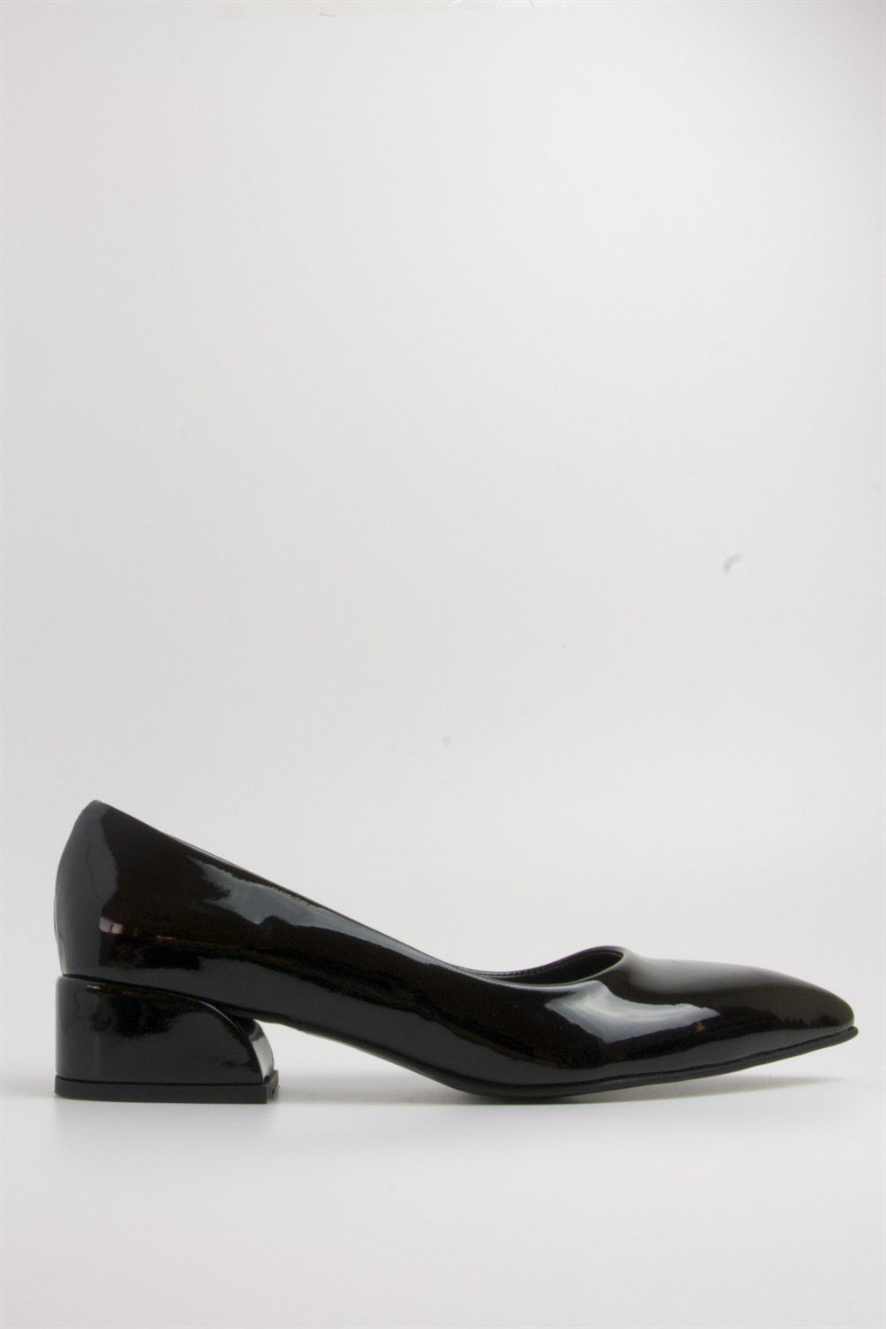 Fume London Kadın Rugan Siyah Kalın Topuklu Ayakkabı AFL007