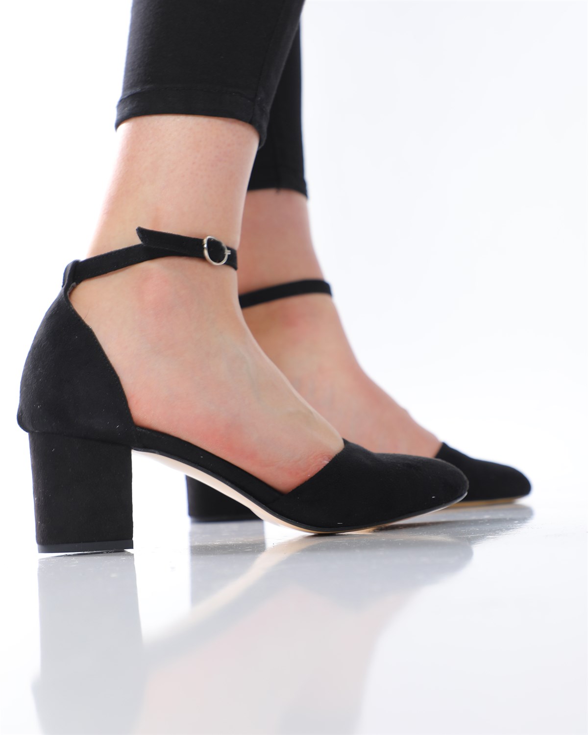 Valeri Siyah Süet  Yuvarlak 5cm Kalın Topuklu Kadın Ayakkabı