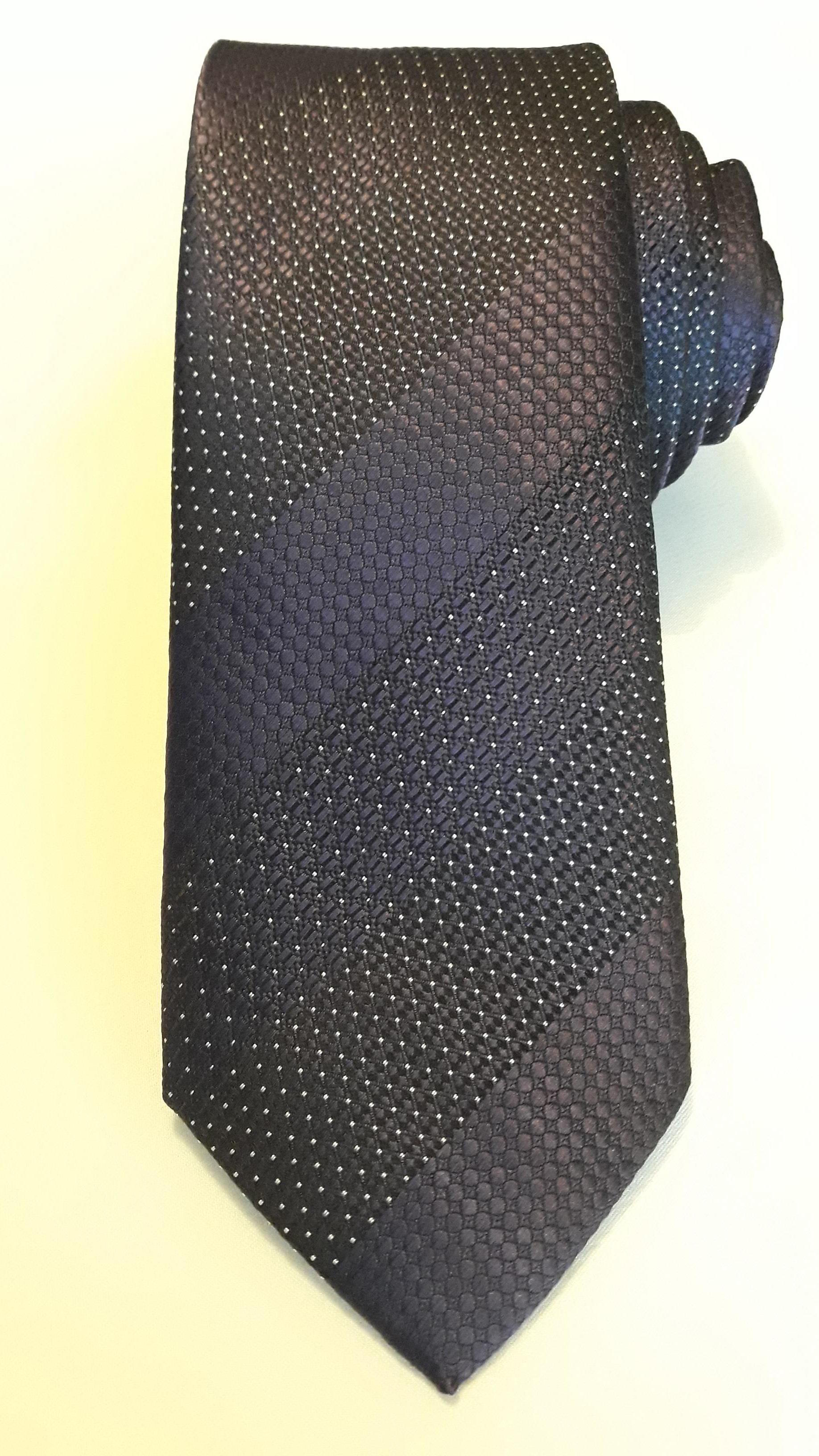 Pierre Cardin kravat.Orjinal urun. Mor tonlar,%100 Microfiber.