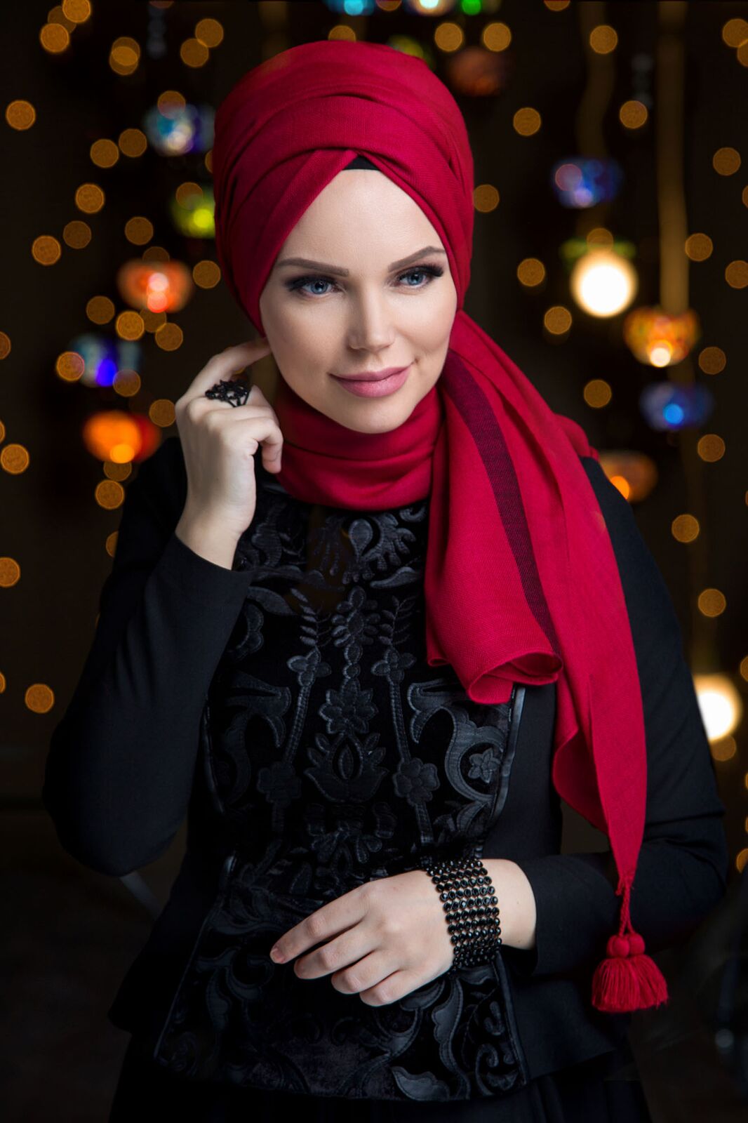 Muslima Wear Tesettür Şal Queen Püsküllü Şal - Gül Kırmızısı