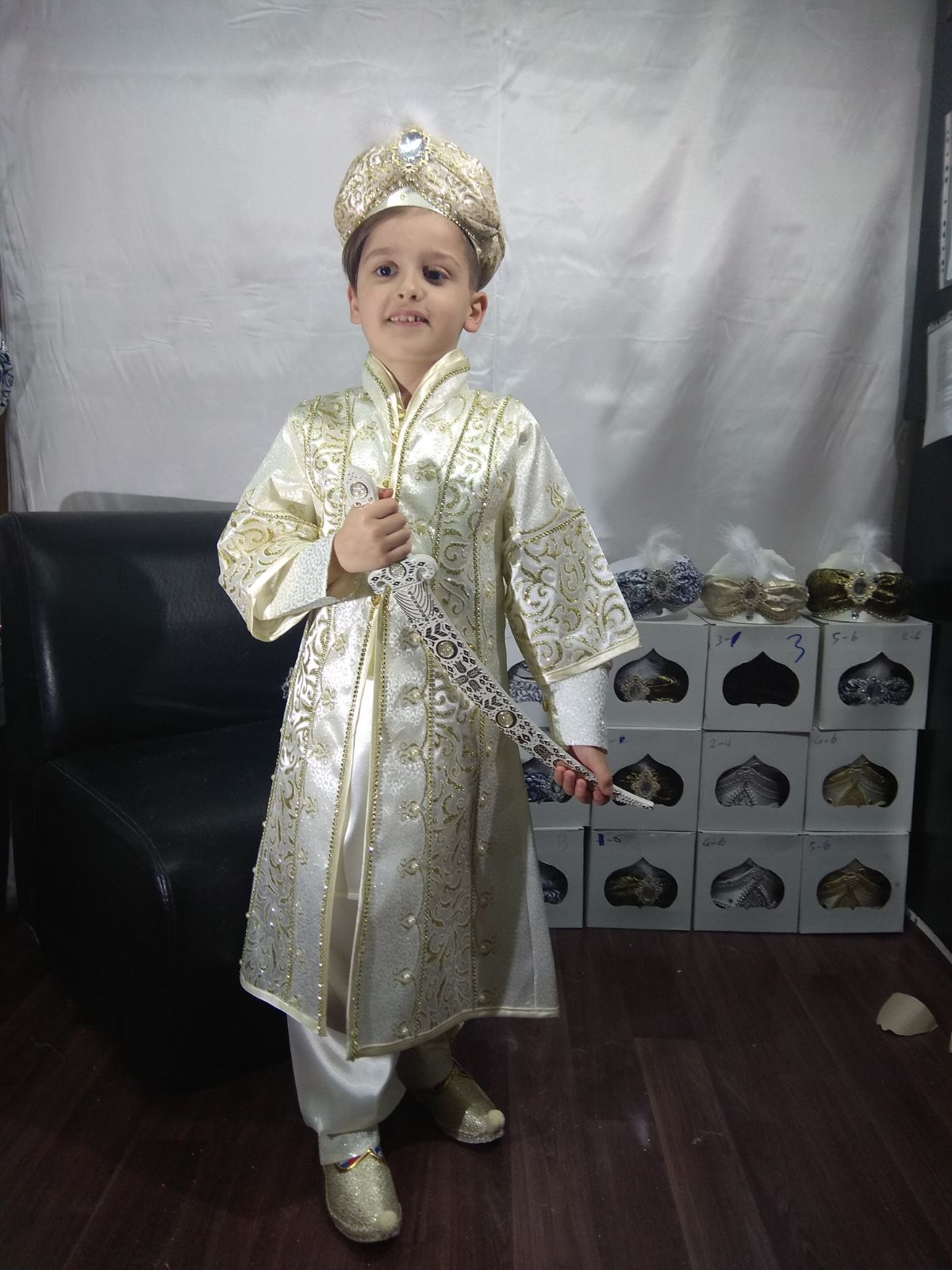 (4-10 Yaş)Altın Beyaz-Lacivert ve Ekru Renk Sulta Sünnet Kıyafeti