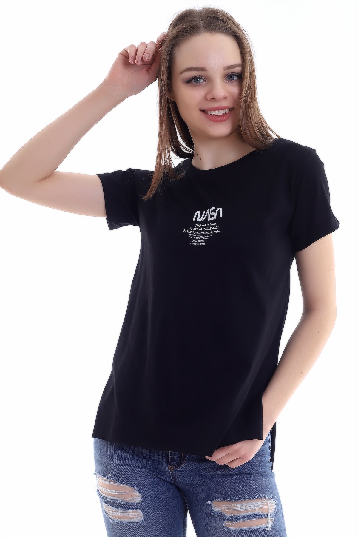 Kadın Siyah Önü NASA Yazılı Yırtmaçlı Kolu Katlı T-Shirt