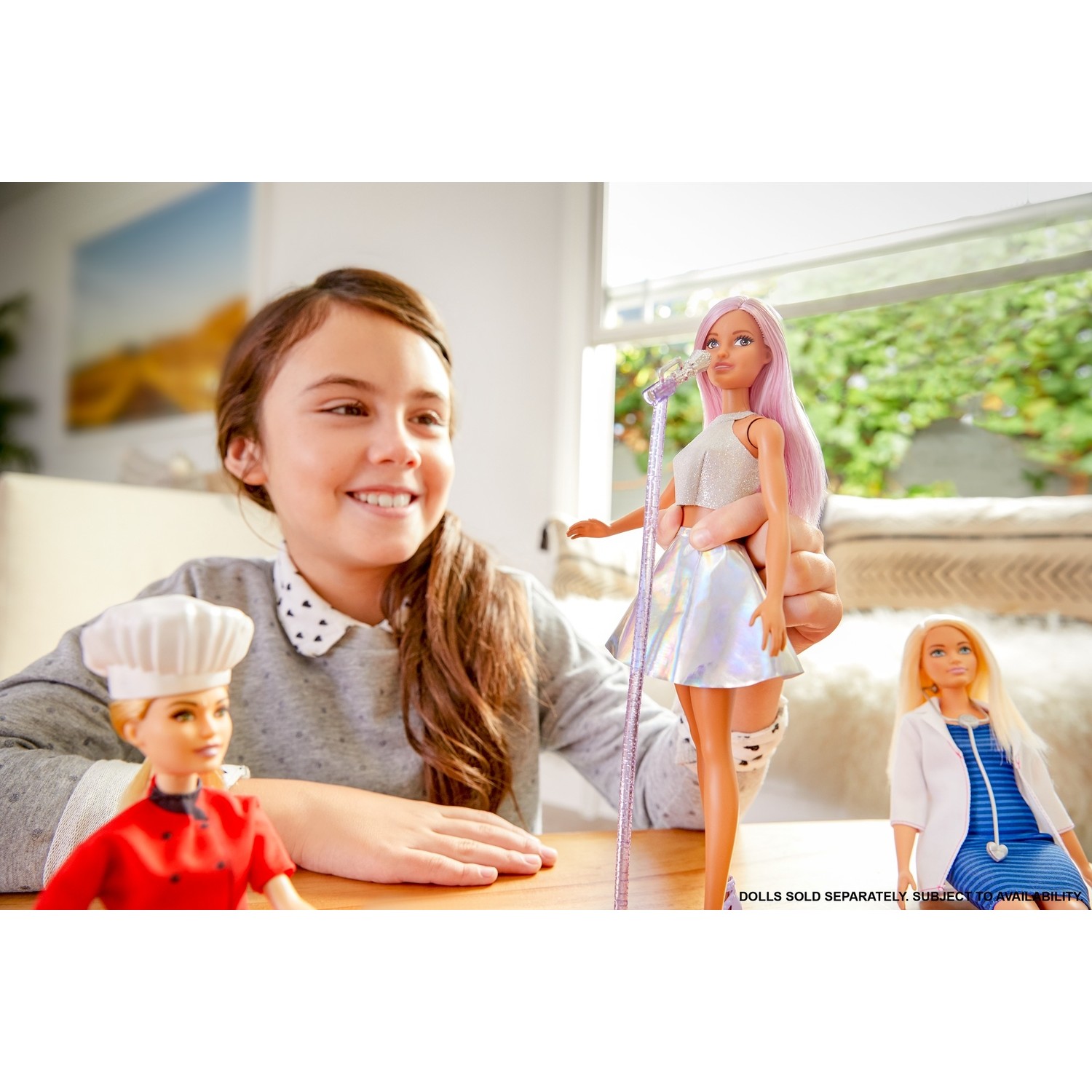 Barbie Pop Star Bebek ve Mikrofonu FXN98