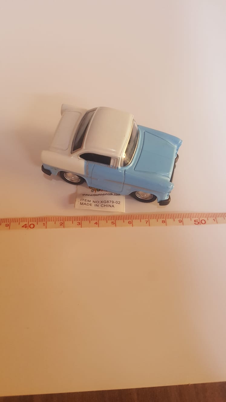 Minyatür klasik araba